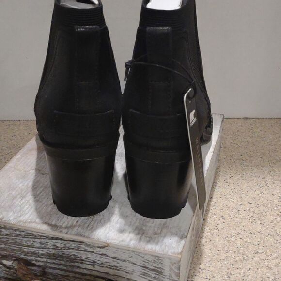 New Sorel Size 5  Waterproof - Picture 4 of 6